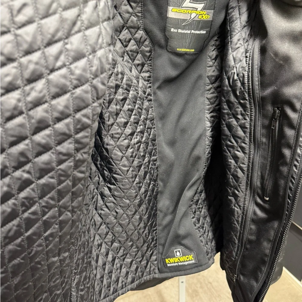 Scorpion Exo Skeletal Safety Moto Biker Jacket With Zip Out Kwikwick Liner - Picture 10 of 11